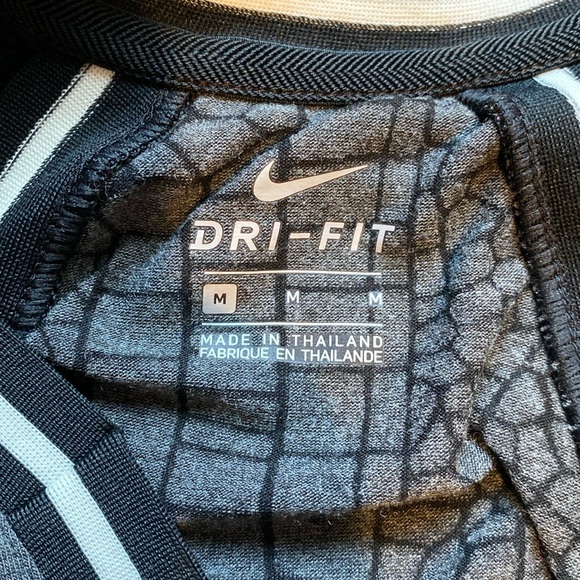 Nike Dri-Fit Sleeveless Contrast Golf Polo: Size Medium - Picture 7 of 9